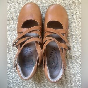 Saniya sandals size 39